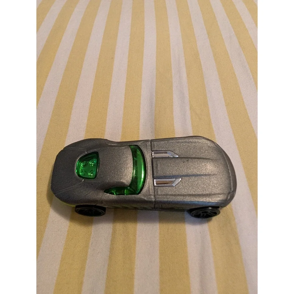 2008 Mattel Hot Wheels Fast FeLion Metallic Silver Sports Car 1/64 Scale